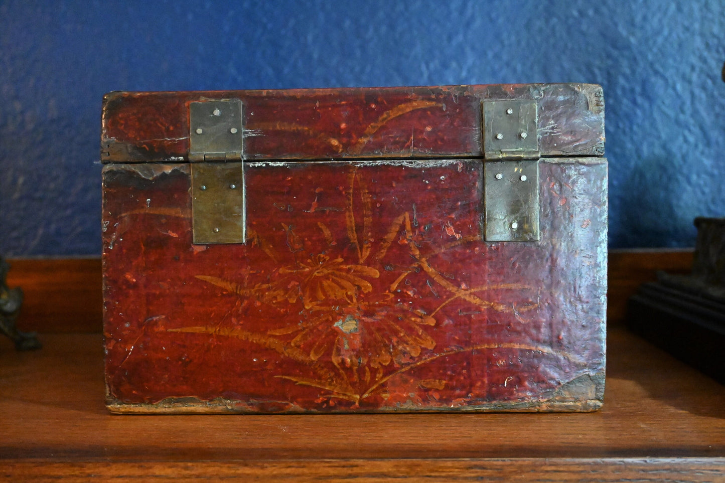 Stunning Antique Chinese Red & Gold Lacquer Wooden Box Hand-Painted Qing Dynasty circa 1875-1908