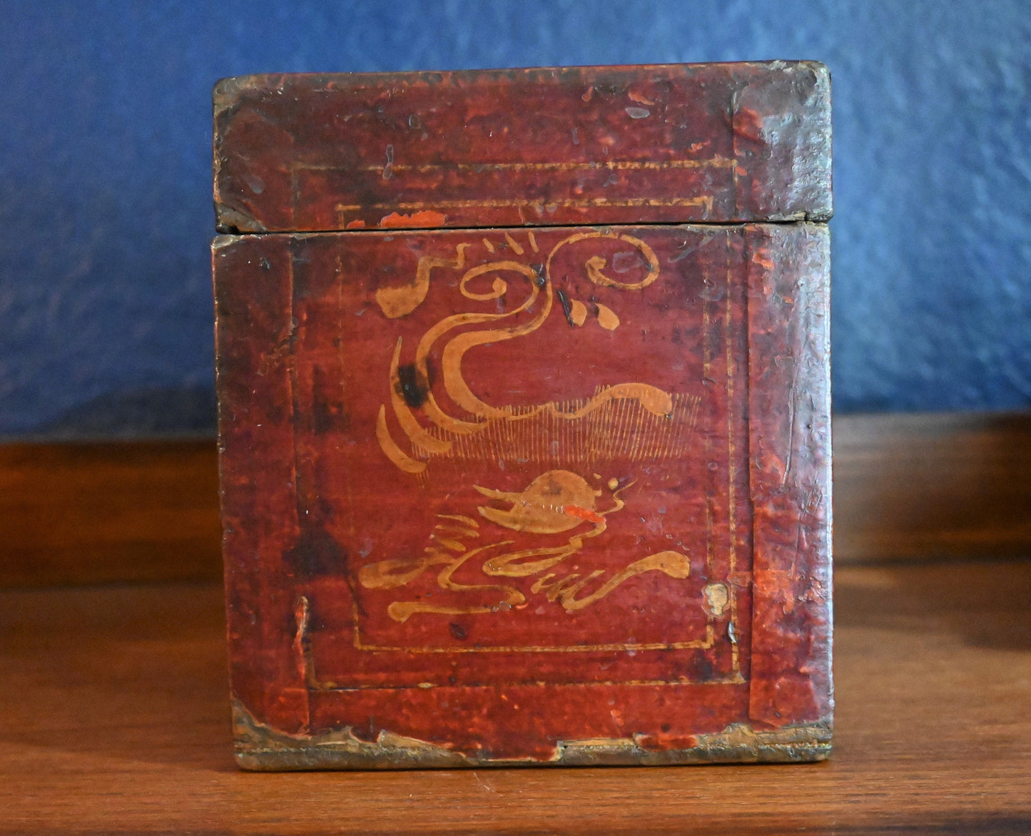 Stunning Antique Chinese Red & Gold Lacquer Wooden Box Hand-Painted Qing Dynasty circa 1875-1908